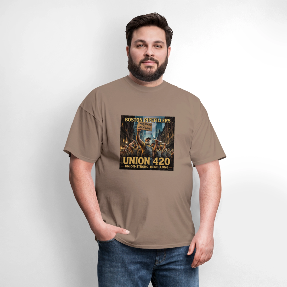BOSTON PIPEFILLERS Unisex Classic T-Shirt - brown savana
