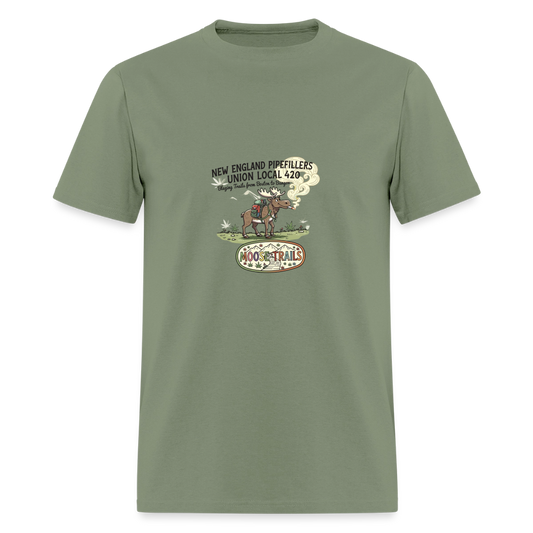 NE PF MOOSE TRAILS FOR TEES Men's T-Shirt - military green